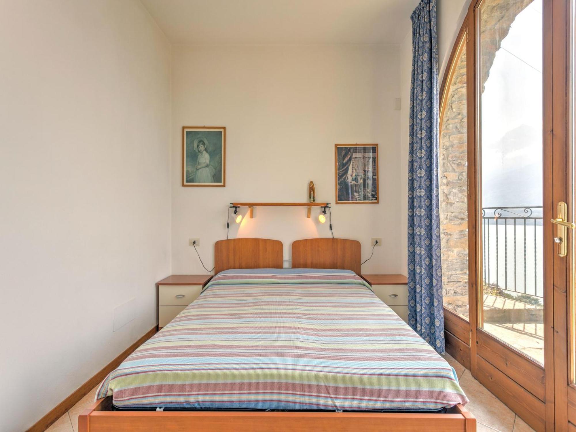 그라베도나 Wonderful Flat With Swimming Pool Lift And Garden 아파트 외부 사진