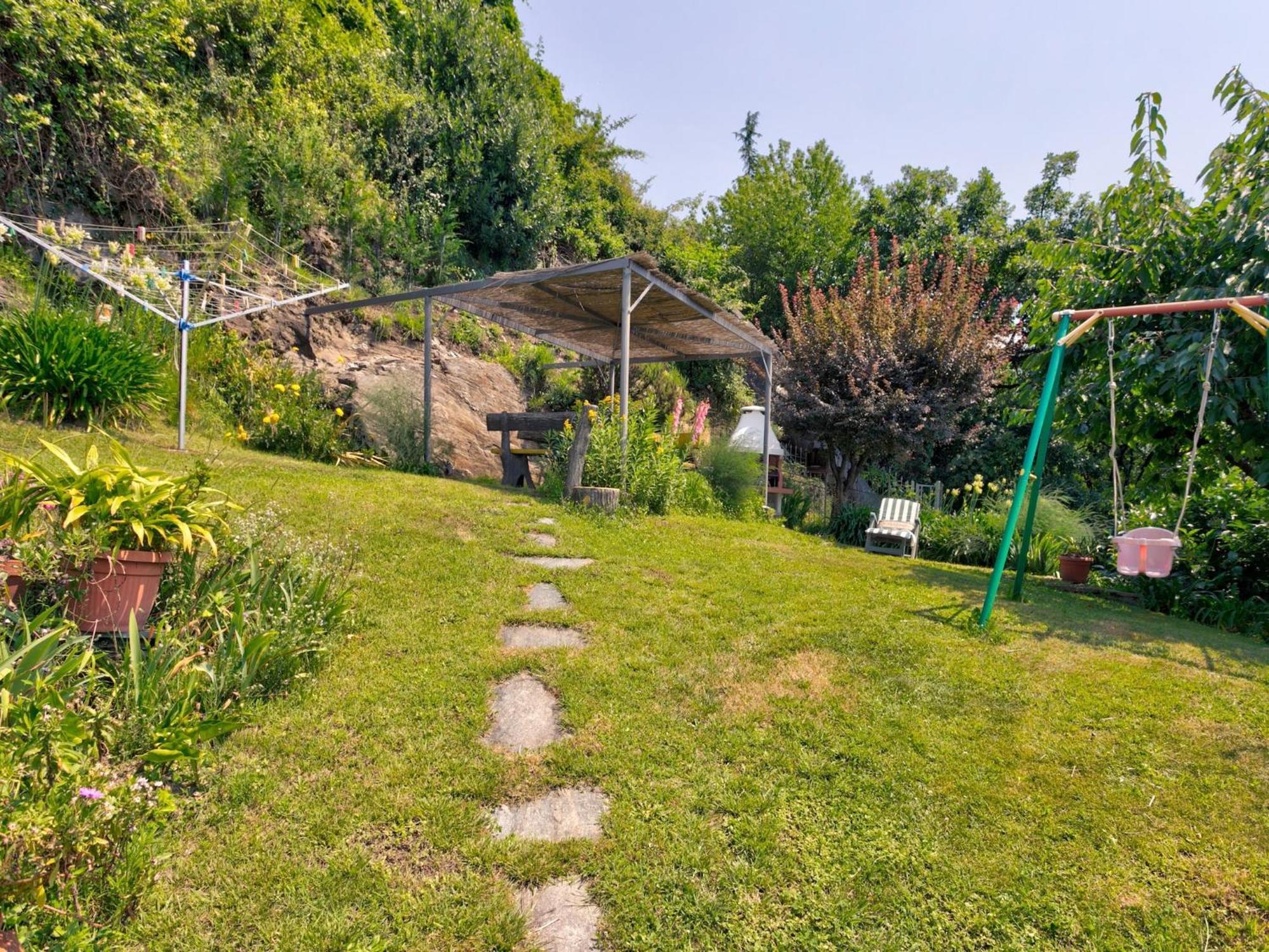 그라베도나 Wonderful Flat With Swimming Pool Lift And Garden 아파트 외부 사진